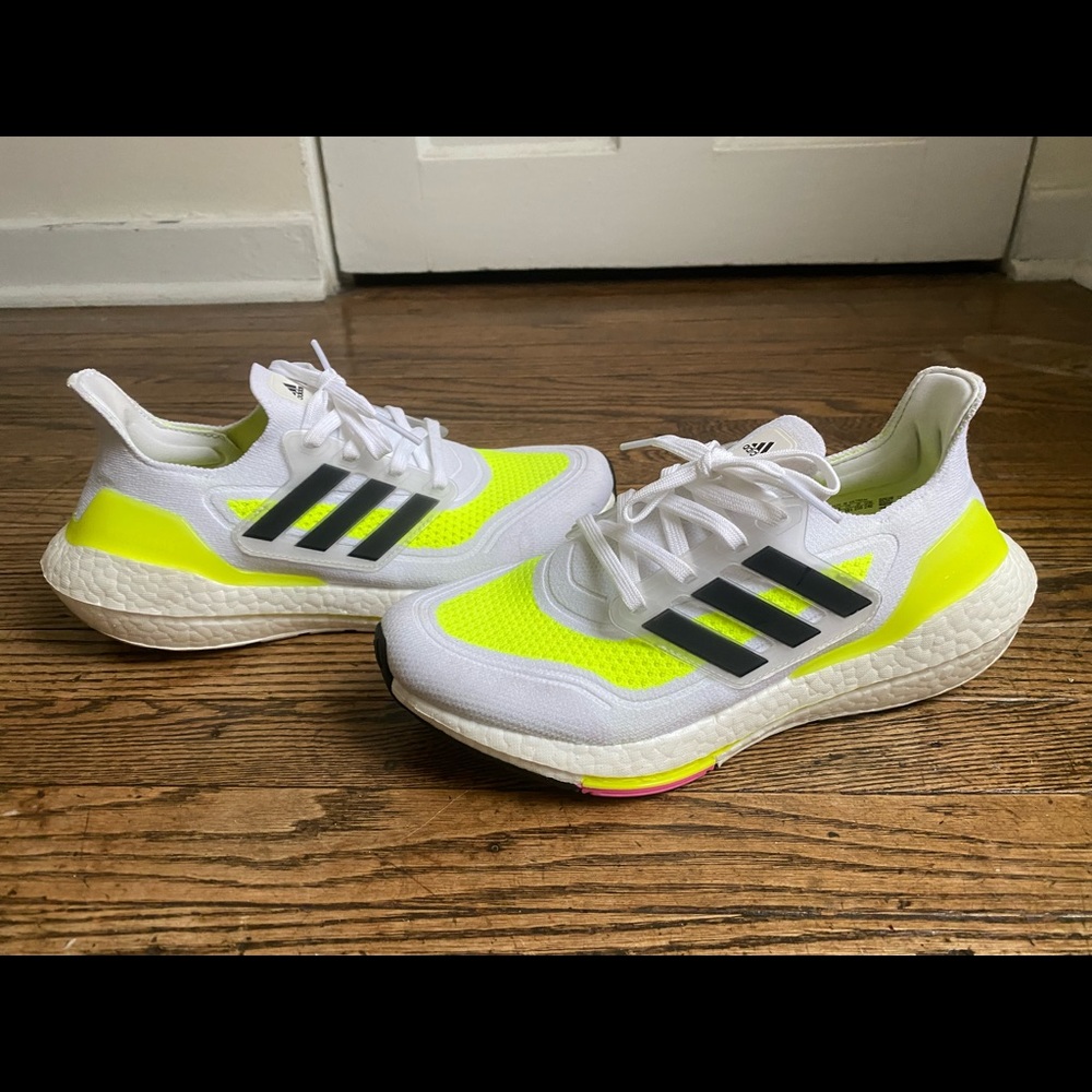 Adidas ultra boost size 6.5 youth (8 in woman) read description